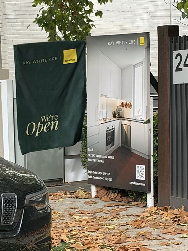 RayWhite-flag-and-signboard RayWhite flag and signboard
